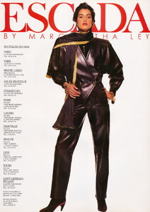 bb_YasmeenGhauri_1990_10_ESCADA_FW90_021.thumb.jpg.5a00f3e7c01806728cad296717223907.jpg