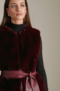 berry-petite-faux-fur-pu-belt-gilet-2.jpeg