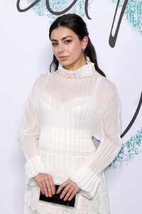 charli-xcx-the-serpentine-galleries-3.jpg