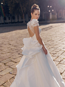 collezione-pinella-passaro-sposa-2022-milano-abiti-sposa-38.jpg