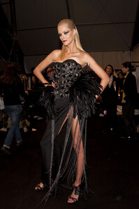 dsquared-fw-2010-2.thumb.jpg.dbc568e24e03bafdab9be1811d4d0902.jpg