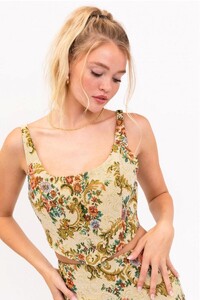 floral-jacquard-top-clothing-le-lis-669274.thumb.jpg.00cc4fa3db10d28821e68dec6758bd26.jpg