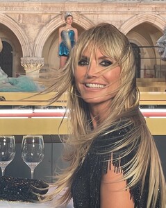 heidiklum_post_2021_12_28_20_12_29.jpg