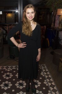 imogen-poots-at-who-s-afraid-of-virginia-woolf-play-press-night-in-london-3-9-2017-9.jpg