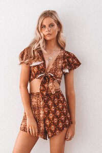 maitreya-tie-front-top-28616407908425_1800x1800.jpg