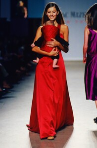 mizrahi-gisele.thumb.jpg.4227b1418fe2c51fb843e76d93273f49.jpg