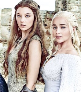 nataliedormer_xo_242881564_380583670284147_6966651727787158093_n.jpg