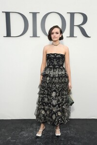 olivia-cooke-christian-dior-3.jpg