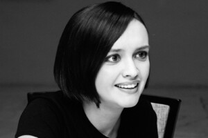 olivia-cooke-coveteur-3.jpg