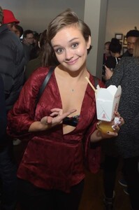 olivia-cooke-pics-with-180legs.jpg