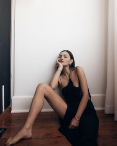 phoebe-tonkin-1499116.jpg