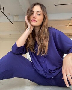 phoebe-tonkin-1519960.jpg