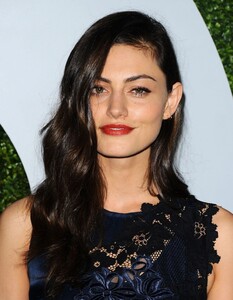 phoebe-tonkin-at-2014-gq-men-of-the-year-party_5.jpg