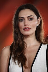 phoebe-tonkin-at-2021-aacta-awards-at-the-sydney-opera-house-0.jpg