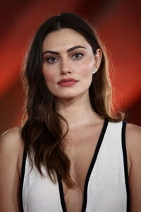 phoebe-tonkin-at-2021-aacta-awards-at-the-sydney-opera-house-1.jpg