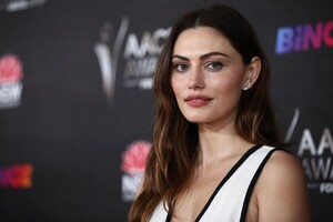 phoebe-tonkin-at-2021-aacta-awards-at-the-sydney-opera-house-10.jpg