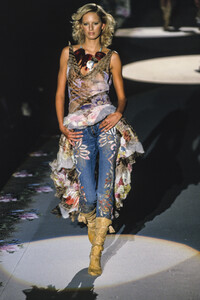 roberto-cavalli-ss-2002-10.thumb.jpg.6cb0269f0ccfe8c4708a56b7a53d12a4.jpg