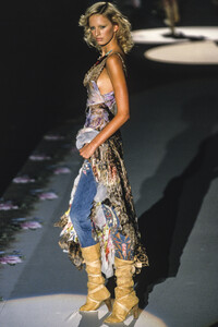 roberto-cavalli-ss-2002-11.thumb.jpg.6c7b8eb366da2aceee6e7c98754b8bf7.jpg