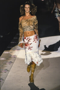 roberto-cavalli-ss-2002-14.thumb.jpg.f95314dde6160865d162220dcede638d.jpg