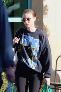 rooney-mara-grocery-shopping-in-studio-city-05-29-2019-1.jpg