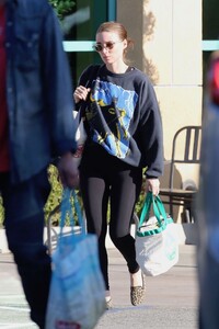 rooney-mara-grocery-shopping-in-studio-city-05-29-2019-3.jpg