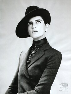 stella-tennant_(6).thumb.jpg.5c06296ece2a268c6371acc372a04a48.jpg