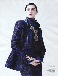stella-tennant_(7).thumb.jpg.a1982a96b543a39916fa7061a169f415.jpg