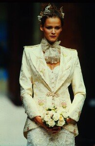 ungaro-hc-ss-98-5.thumb.jpg.f58a7862c345671429963ad1ce0a32da.jpg