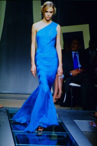 versace-hc-fw-2000.thumb.jpg.fa8136775270a7a1e58c6517df4926f1.jpg