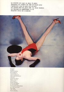 vogue_paris_junejuly_1979__bourdin7.thumb.jpg.8f50b462ab747f76c2566b91e89b1e12.jpg