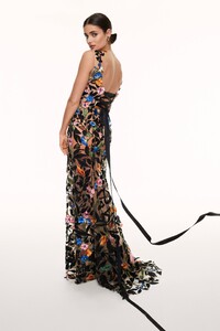 00031-Oscar-De-La-Renta-Fall-22-RTW-New-York-credit-brand.jpg