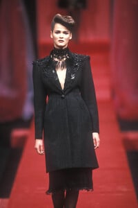101659810_ChristianLacroix1998WomenRTW101.thumb.jpg.5006a660ca99d6977a6f5dfe5f413827.jpg
