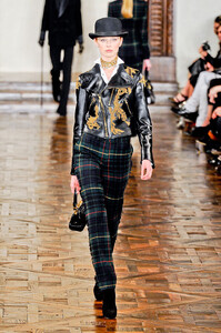 1079368831_RalphLaurenFall2012z1ByrxljrTBx.thumb.jpg.8ce606f140ffd26bf2d489d3b0511289.jpg