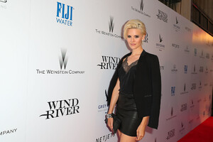 Maggie+Grace+Wind+River+Los+Angeles+Premiere+VuiKAYNq32Tx.jpg