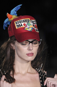 1134536735_Dsquared2Spring2010Details1yfwPsRbm-Kx.thumb.jpg.e59bf20492d961d57f7d787de37812fd.jpg