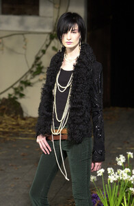 1156696136_DolceGabbana2001Fall12.thumb.jpg.ce2a8b490f28a2413c09206fd104210f.jpg