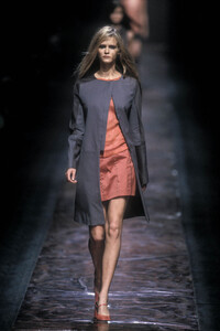 1177851611_VersusbyDonatella1999WomenRTW123.thumb.jpg.0f0242a4c939c0c686081d2523c393d7.jpg