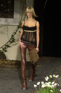 117915280_DolceGabbana2001Fall11.thumb.jpg.a916e6744ab308858f519560e9661e45.jpg