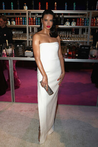 Adriana+Lima+27th+Annual+Elton+John+AIDS+Foundation+BNM8Q-kexVDx.jpg