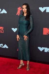 Adriana+Lima+2019+MTV+Video+Music+Awards+Arrivals+bnuv2oIg10Xx.jpg
