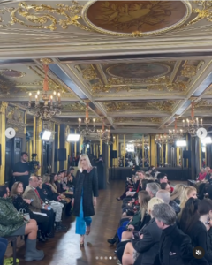 1333194644_Screenshot2022-02-20at08-20-41AnastasiaNastyaaufInstagramMyfirstLondonFashionWeekstartswithrueagthon....thumb.png.d628ae63e79c3adafdfb1eac09317e7d.png