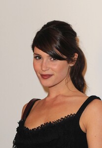 14007-gemmaartertonpapbday0707101-122-176lo.jpg