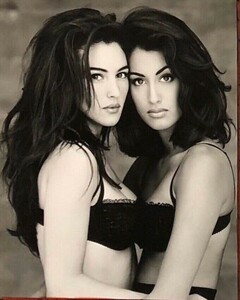 MONICA BELLUCCI - WITH YASMEEN GHAURI 2 Gorgeous Women  eBay.jpg