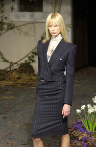 1421078990_DolceGabbana2001Fall8.thumb.jpg.b971b2534ffd2b47259fb13dea9f82f1.jpg