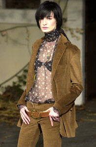 1436309172_DolceGabbana2001Fall10.thumb.jpg.df575cc1cfdd70960814952c1d721e15.jpg