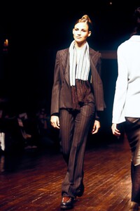 1564030198_IsabelMarant1998WomenRTW70.thumb.jpg.3a017c830c29d847ba9b32c47652be29.jpg