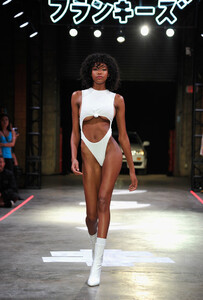 1574993179_FrankiesBikinisResort2019RunwayShow6N07mddbo21x.thumb.jpg.f5289da52367399112d1584b43b94b86.jpg