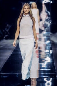 160249177_Lanvin1999WomenRTW60.thumb.jpg.4c07f495f9629cb3573b223b8f96be08.jpg