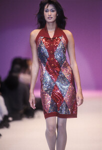 1626510023_LauraBiagiotti1993WomenRTW76.thumb.jpg.a56620d98f938a7f200676f32a877a70.jpg