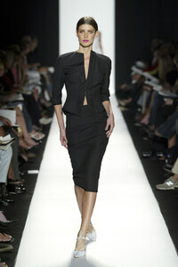 1643234780_NarcisoRodriguez2004WomenRTW65.thumb.jpg.58213fb8fe7fdc9669d223232df51f89.jpg